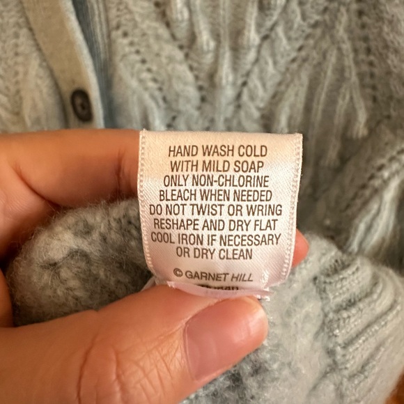 Beautiful Cashmere Cardigan - Picture 7 of 7